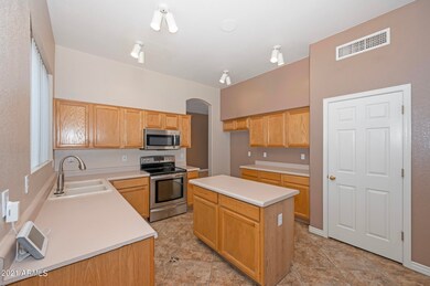 122 N Pineview Dr, Chandler, AZ 85226 - photo 6