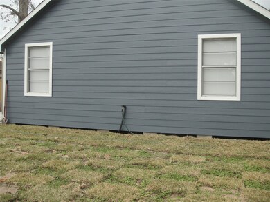 4006 Caplin St, Houston, TX 77026 - photo 6