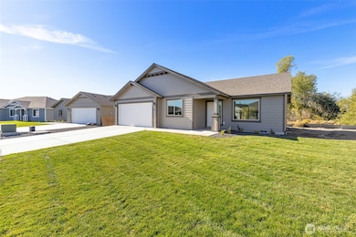 314 N Sandy Loop, Moses Lake, WA 98837 - photo 2