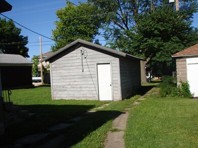 Detached Garage
