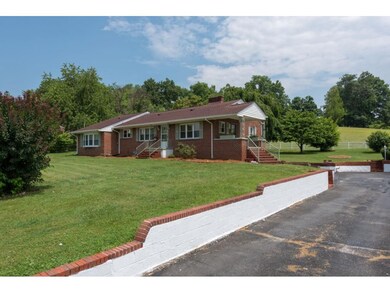 2111 Edgehill Cir, Johnson City, TN 37601 - photo 2