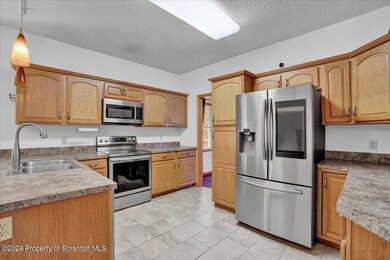 2226 Maple Leaf Ct, Pocono Lake, PA 18347 - photo 5