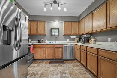 38513 Capetown Ct unit 169, Clinton Township, MI 48038 - photo 5