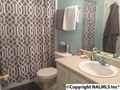 Serene colors for a relaxing bath