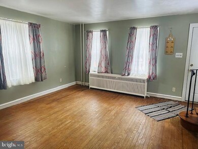 315 Skyline Dr, Reading, PA 19606 - photo 4