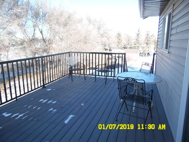 Deck off Kitchen<|><|>