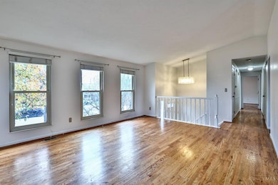 4191 Fox Hollow Dr, Blue Ash, OH 45241 - photo 6