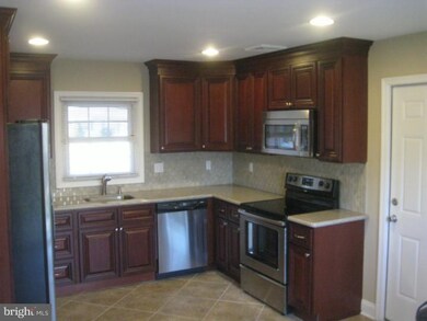 10 Petunia Ln, Willingboro, NJ 08046 - photo 5