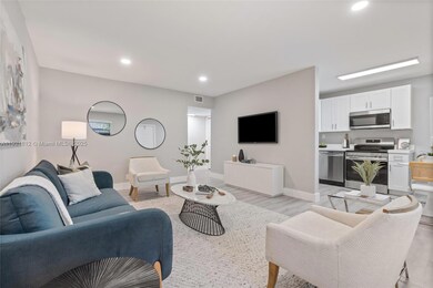 1350 NE 5th Terrace unit 6, Fort Lauderdale, FL 33304 - photo 3