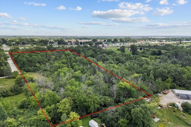 6767 N. 115th w/approx. lot lines