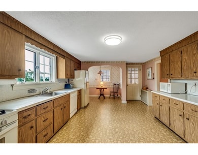 24 Kilby St, Woburn, MA 01801 - photo 7