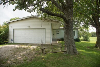 13405 Jay Dr, Neosho, MO 64850 - photo 2