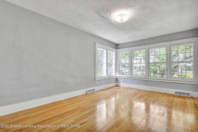 422 N Magnolia Ave, Lansing, MI 48912 - photo 4