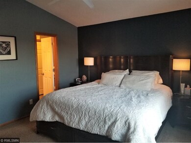 En Suite walk thru bath