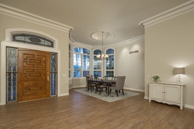 Entry w Formal Dining