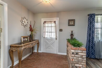 610 Melody Ln, Gainesville, TX 76240 - photo 4