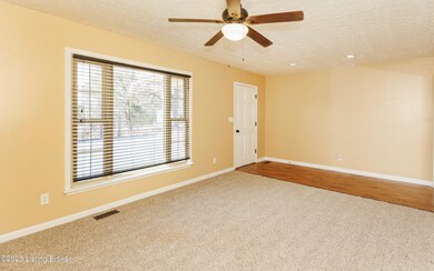 366 Fisher Ln, Mount Washington, KY 40047 - photo 7