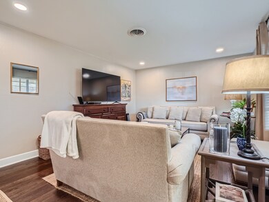 1615 Willowby Dr, Houston, TX 77008 - photo 7