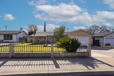 Pretty and Peaceful Home with Large and Sunny Fron