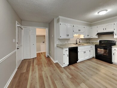 2018 Windsor Dr, Columbia, TN 38401 - photo 4