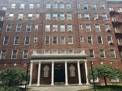 Co-Op Apartment Building unit C4, Flushing, NY 11354 - photo 4