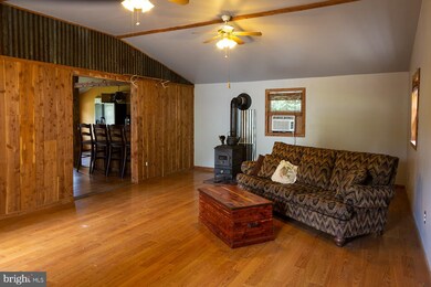 1617 Deer Rapids Rd, Strasburg, VA 22657 - photo 2