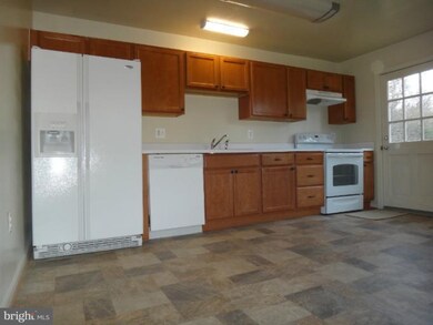 1802 Thomas Rd, Fort Washington, MD 20744 - photo 3