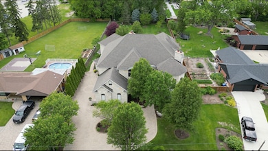 904 S Edgewood Ln, Mount Prospect, IL 60056 - photo 2