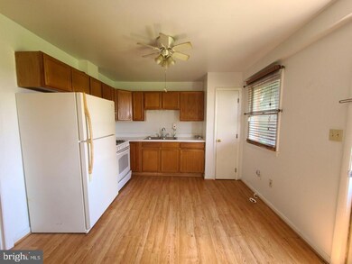 1301 Streaker Rd unit B, Sykesville, MD 21784 - photo 2
