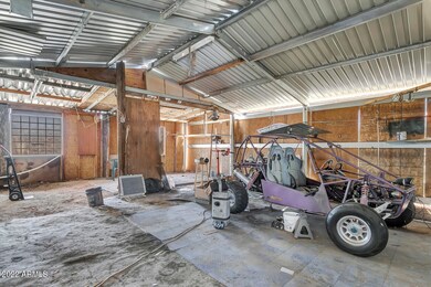 15_8337_East_University_Dr__15_mls