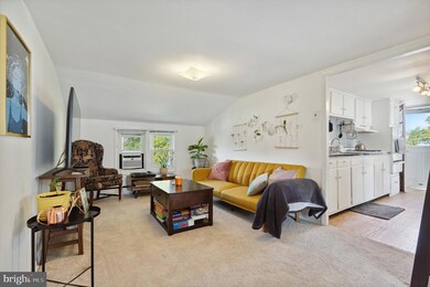 425 E Emerald Ave unit 2ND FLOOR, Collingswood, NJ 08108 - photo 3