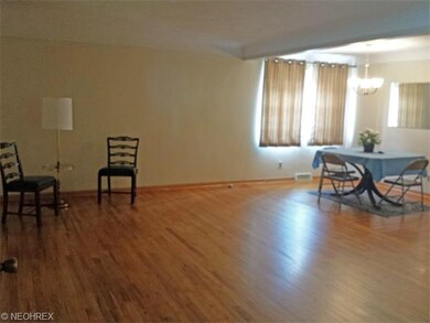 Living room - 1st floor