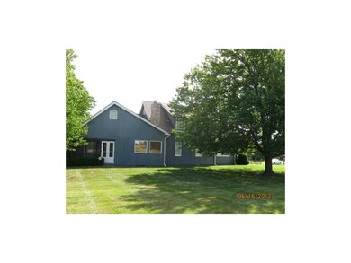 YARD BIG ENOUGH FOR POOL OR STORAGE BUILDING. GREA