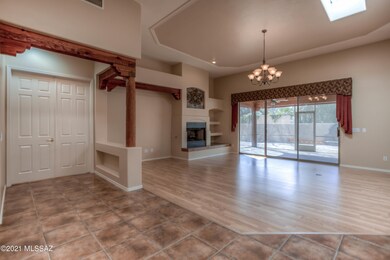 16 Living Room photo a