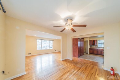 44 N Whittier St, Carteret, NJ 07008 - photo 4