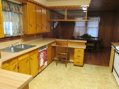 Lots of cabinets