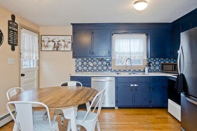 27 Miami St, West Springfield, MA 01089 - photo 3