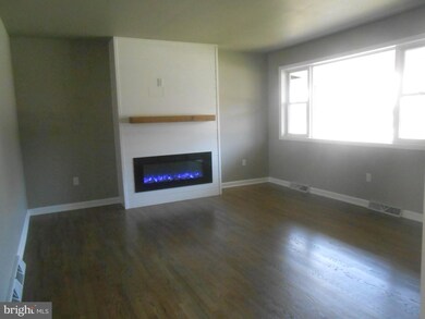 26 N Maple Ave, Smithsburg, MD 21783 - photo 3