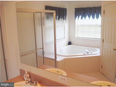 21 Hemingway Ln, Columbus, NJ 08022 - photo 6