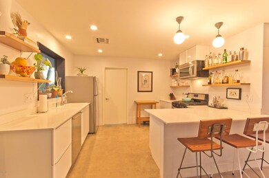 kitchen l