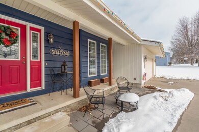 2627 W 3rd St, Cedar Falls, IA 50613 - photo 2