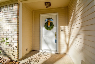 14903 Oak Bluff Ct, Houston, TX 77070 - photo 4