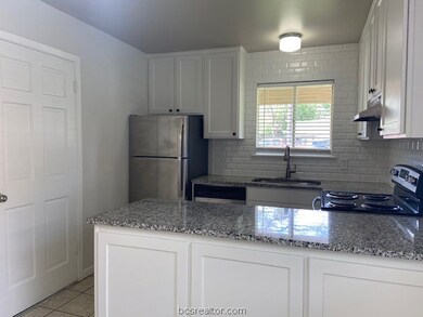 1707 Lawyer St unit B, College Station, TX 77840 - photo 4