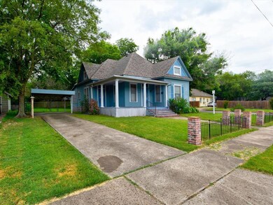 517 N Buffalo Ave, Cleburne, TX 76033 - photo 2