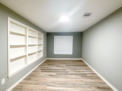 601 S Cherry St, Tomball, TX 77375 - photo 4