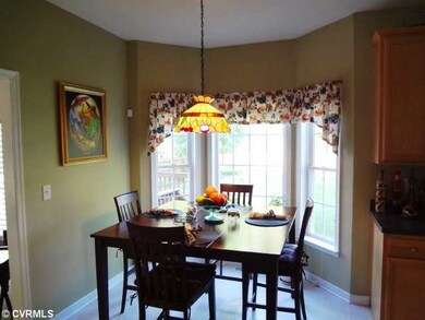 Breakfast Nook - Eat-in Kitchen with Bay Window
