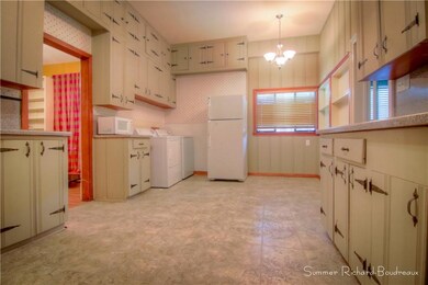 Kitchen/Laundry