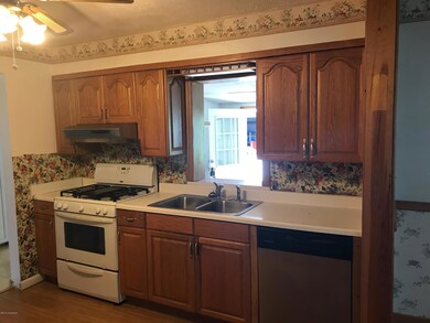 6301 Beulah Church Rd, Louisville, KY 40228 - photo 5