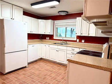 302 Wainwright Rd, Pineville, LA 71360 - photo 7