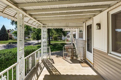 653 Roth Ave, Columbus, OH 43228 - photo 2